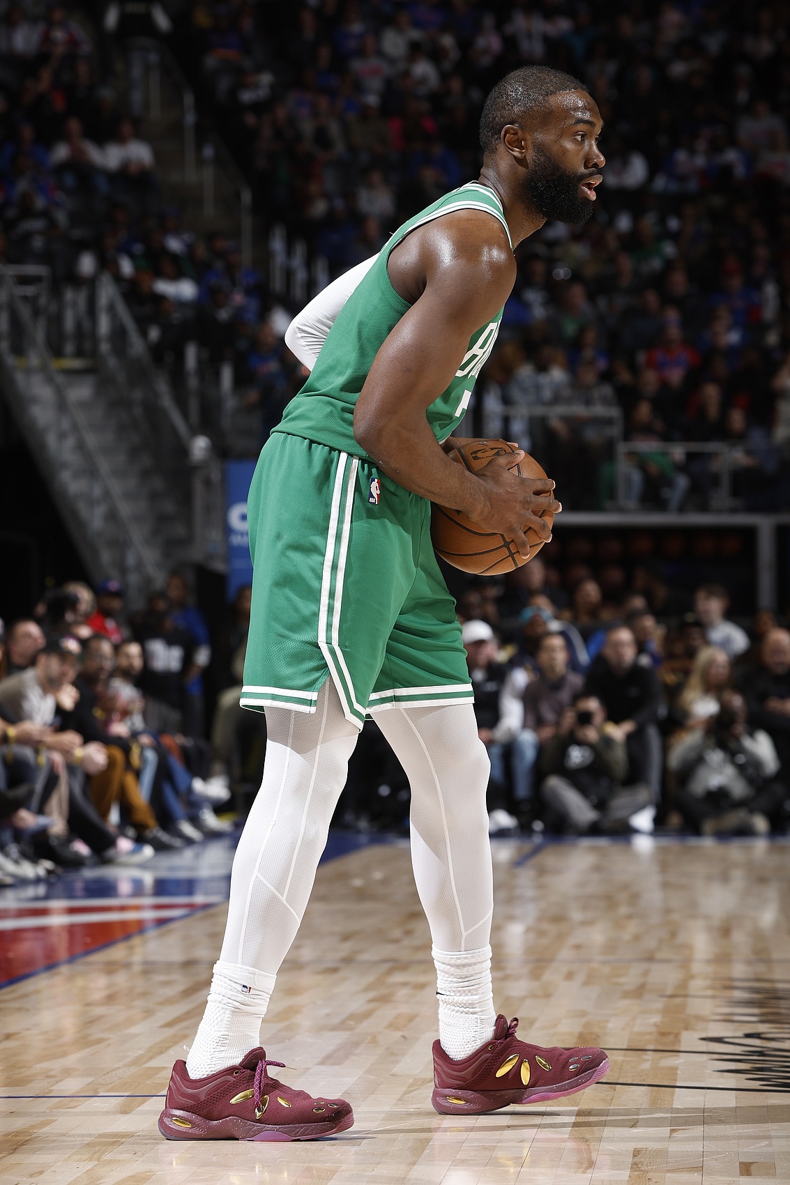 绿军VS活塞裁判报告：共1次漏判 杰伦·布朗关键时刻走步违例